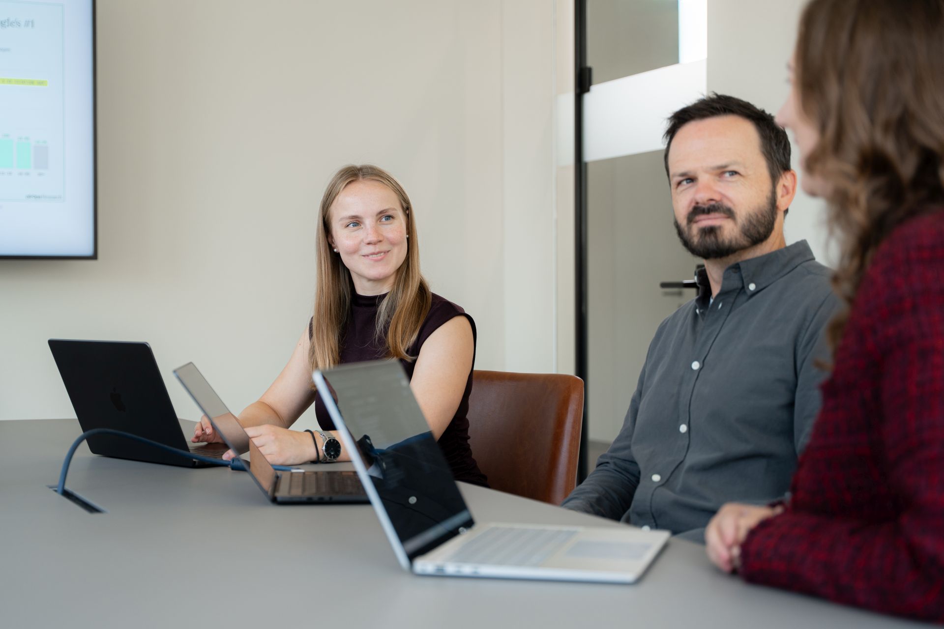 Strategiegespräch zur KI-Sichtbarkeit für einen B2B-Software-Anbieter bei Evergreen Media